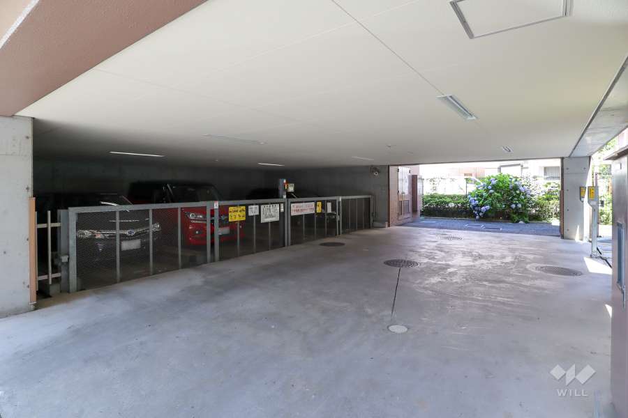敷地内駐車場（屋内機械式）