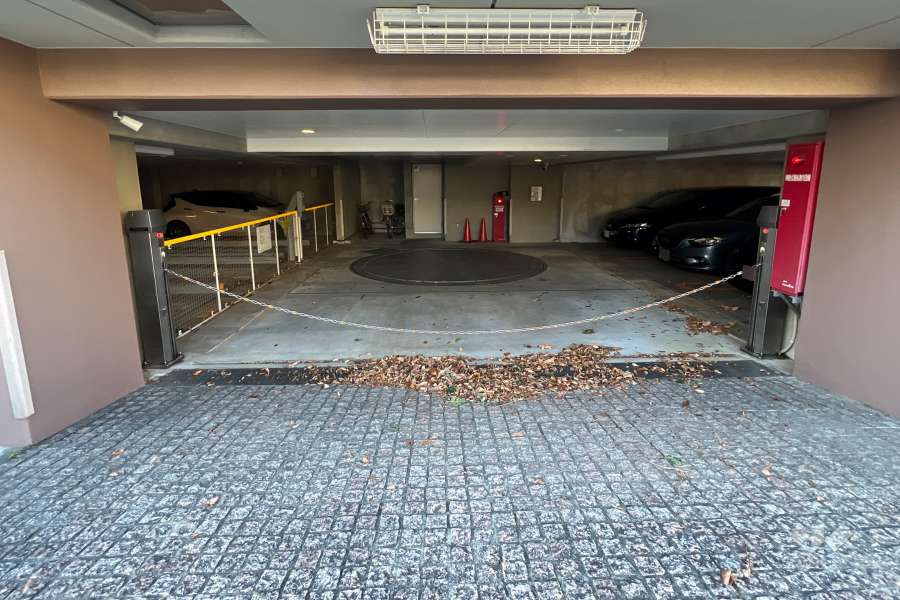 敷地内駐車場（屋内平面式）