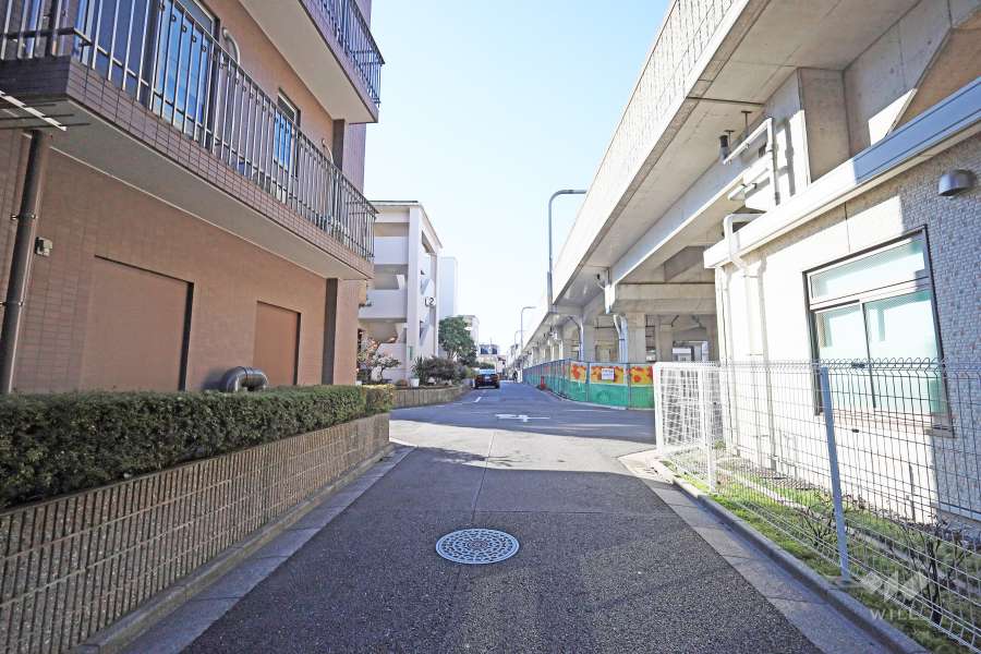 敷地北側の前面道路