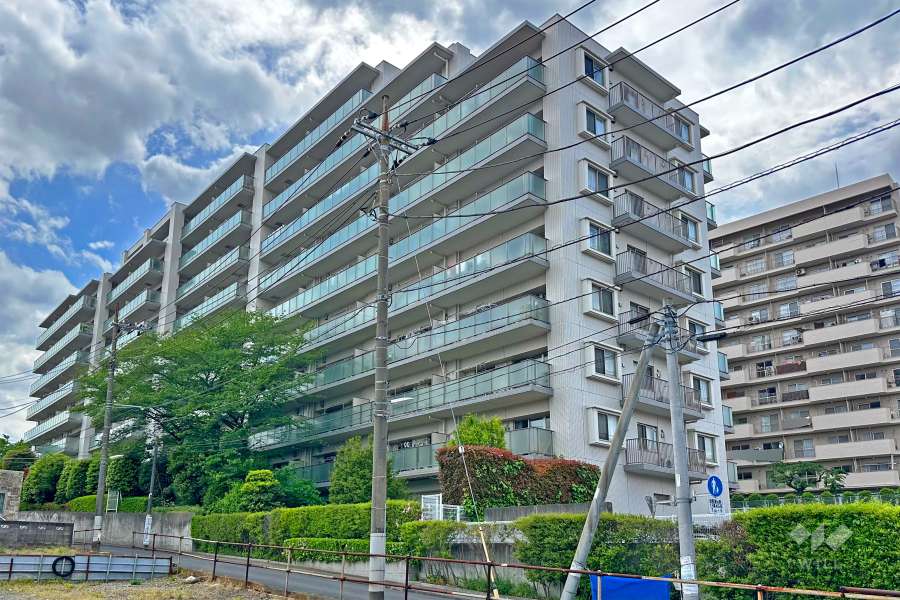 フランヴィーヴル富士見台の外観（北東側から)