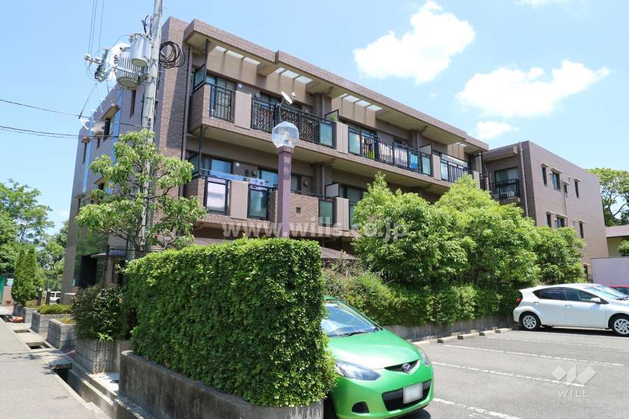 東急ドエル・アルス上甲東園の外観（南西側から）