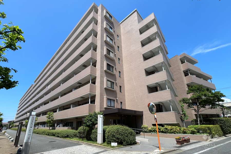 ファミールシティ武蔵関3番館の外観（南東側から）　