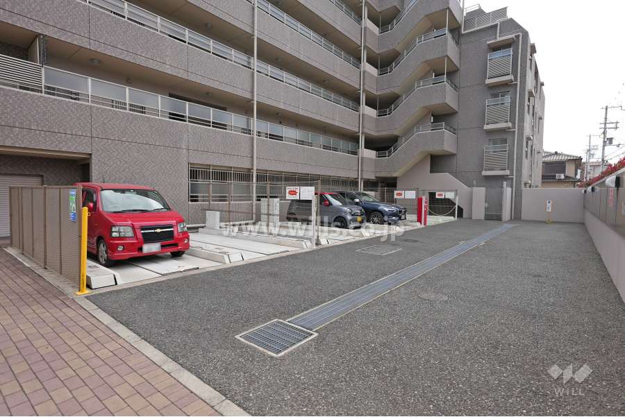 敷地内駐車場（屋内機械式）