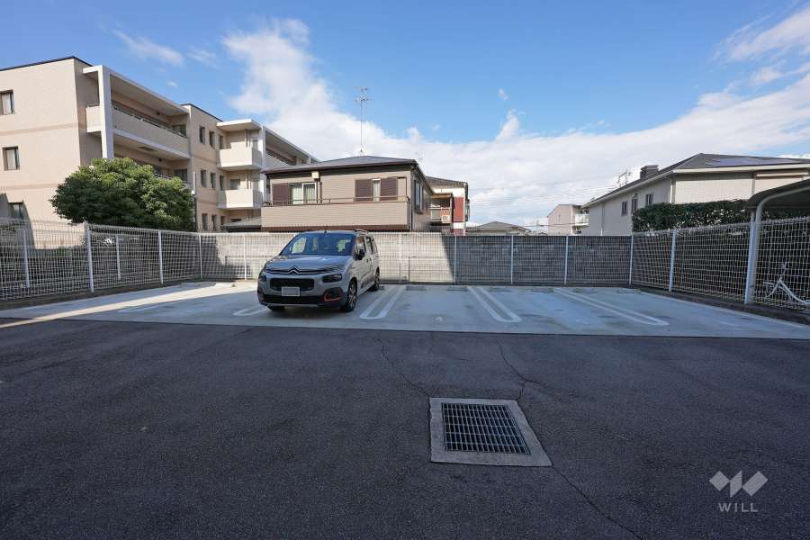 敷地内駐車場（屋外平面式）
