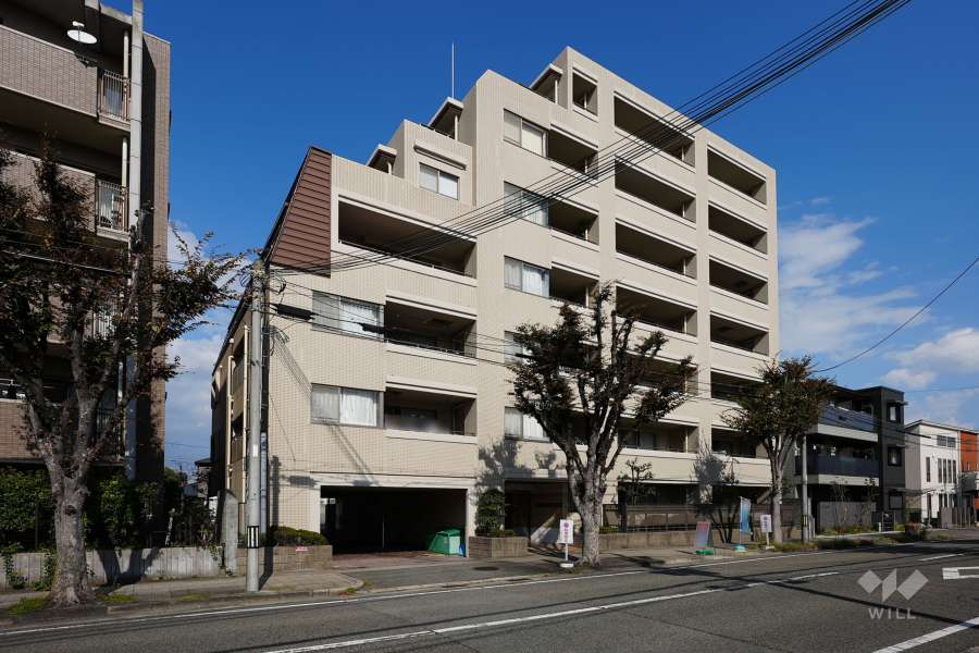 ファミール甲子園六石町の外観（南西側から）