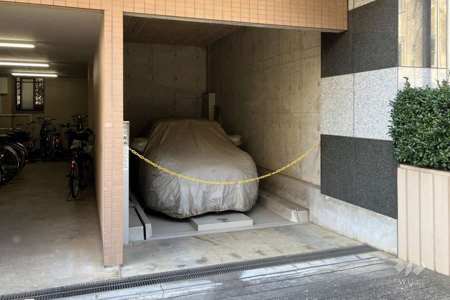 敷地内駐車場（屋内機械式）