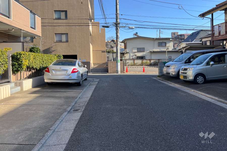 敷地南西側の前面道路