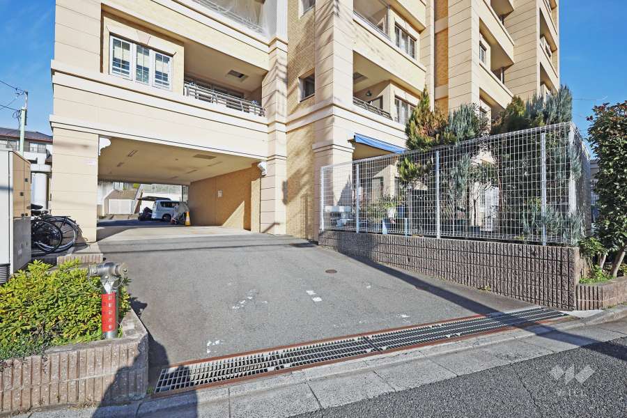 駐車場の出入り口
