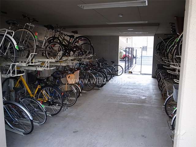 屋内にある駐輪場