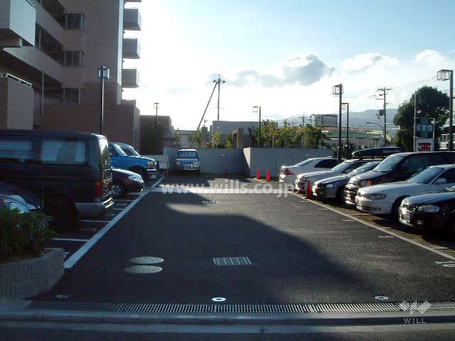 敷地内駐車場（屋外平面式）