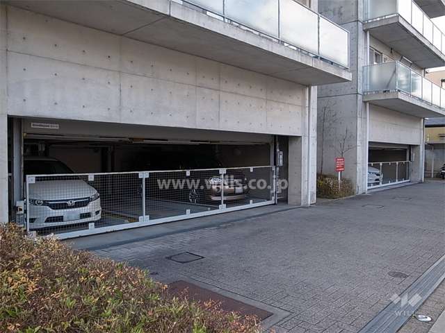 敷地内駐車場（屋内機械式）