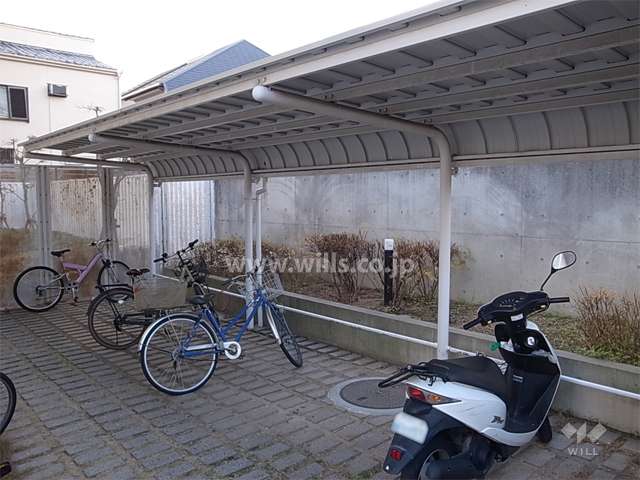 バイク置き場、駐輪場