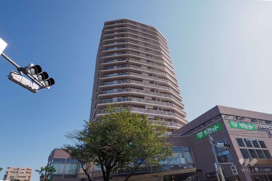 エリム春日町パークタワーの外観（北西側から）