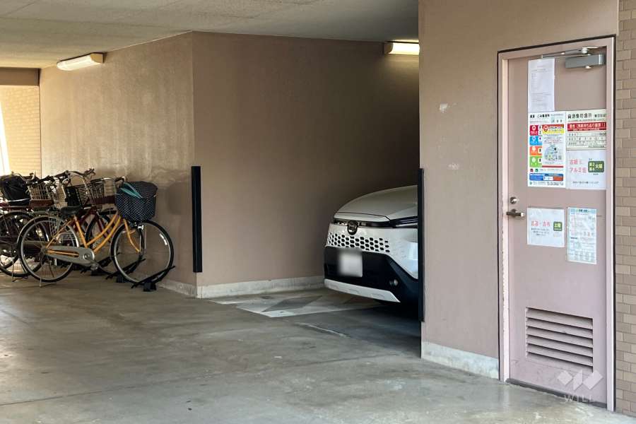 敷地内駐車場（屋内平面式）
