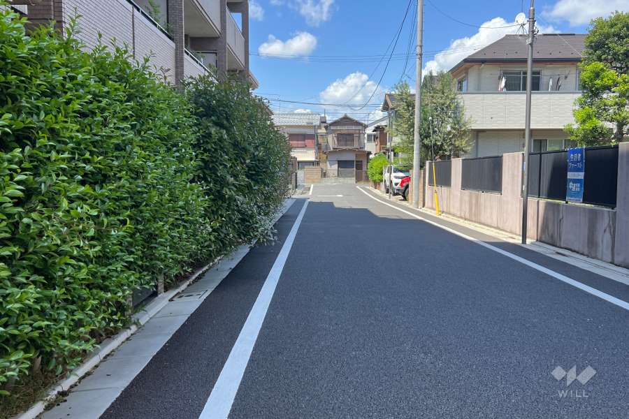 敷地東側の前面道路