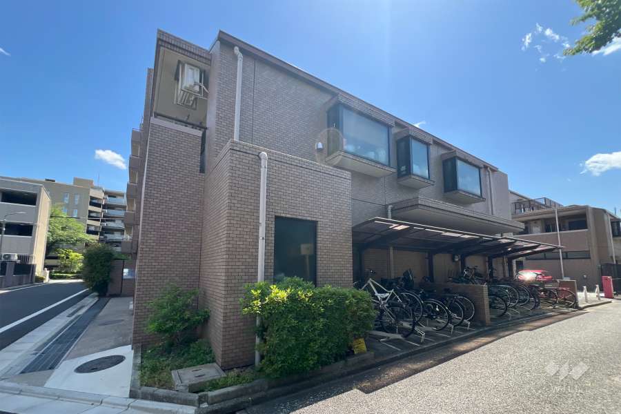 ライオンズヴィアーレ練馬春日町の外観（北東側から）　