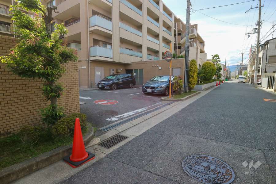 敷地内駐車場（屋外平面式）