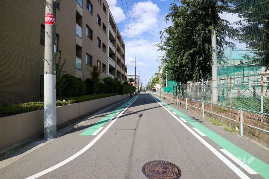 敷地南東側の前面道路