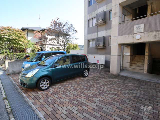 敷地内駐車場（屋外平面式）