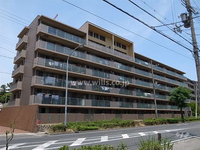 甲子園口パークハウスの外観（南西側から）