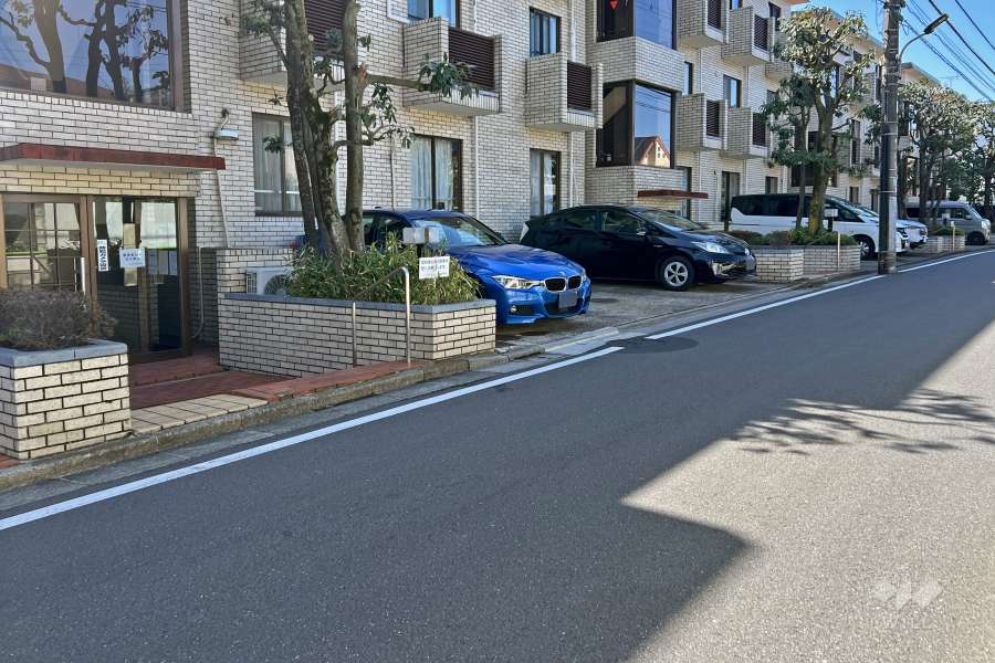 敷地内駐車場（屋外平面式）