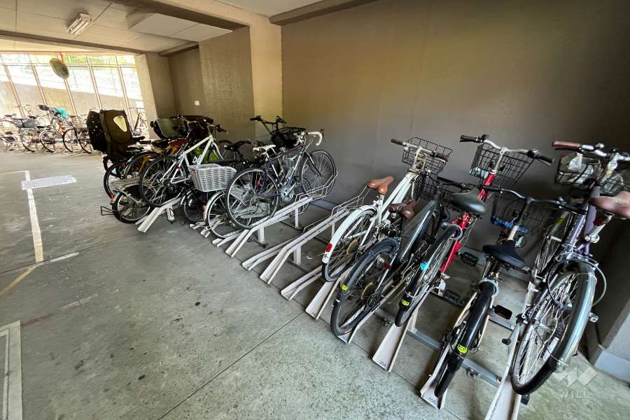 屋内に設けられた駐輪場