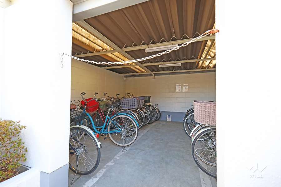 屋内に設けられた駐輪場