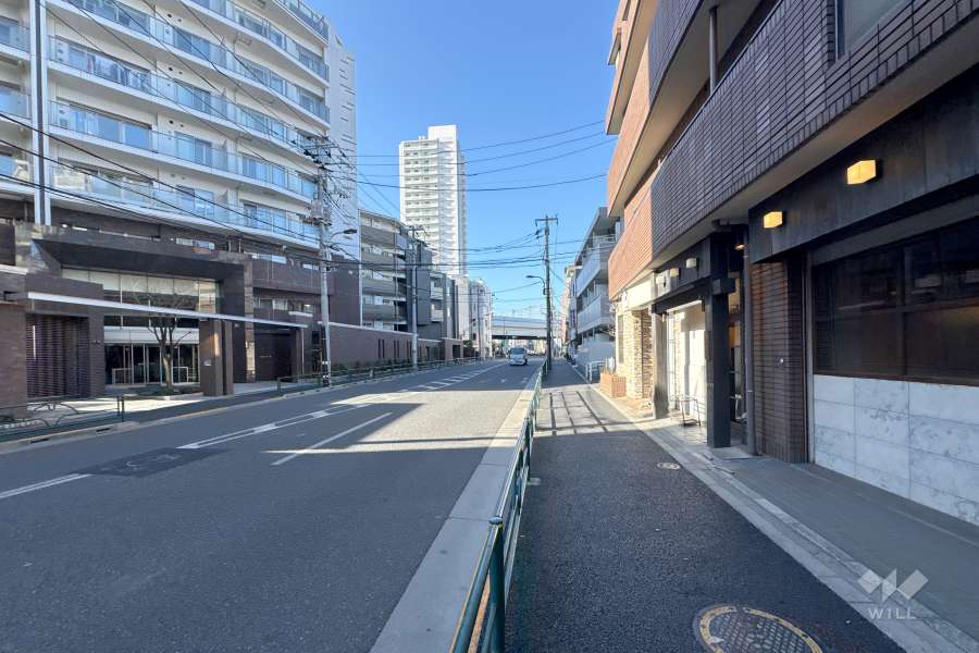 敷地北側の前面道路