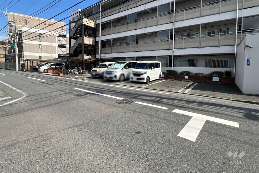 敷地内駐車場（屋外平面式）