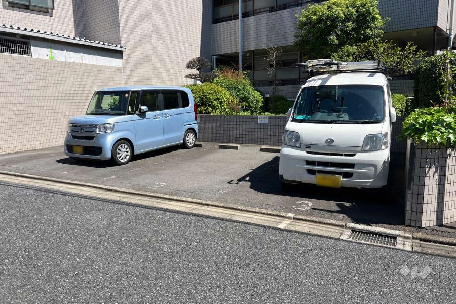 敷地内駐車場（屋外平面式）