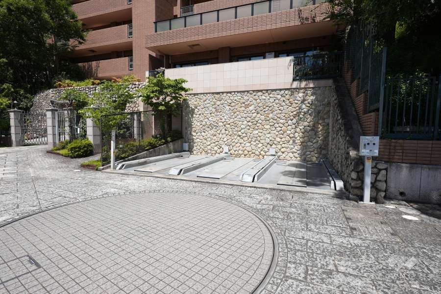 敷地内駐車場（屋外機械式）