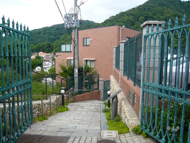 東側のサブエントランス