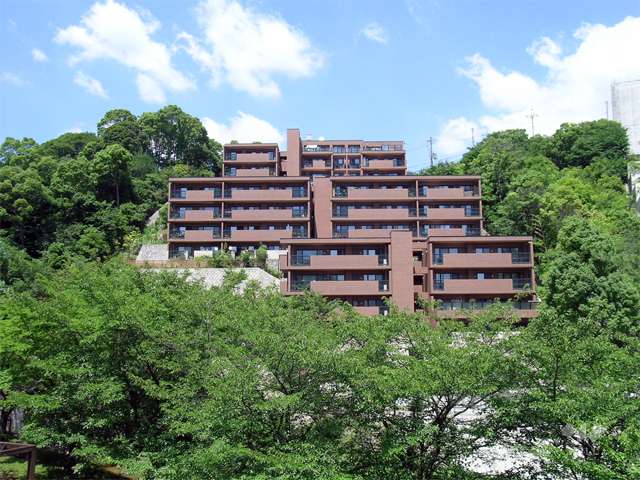 デ・リードヴィンテージ芦屋川山手の外観（南西側から）