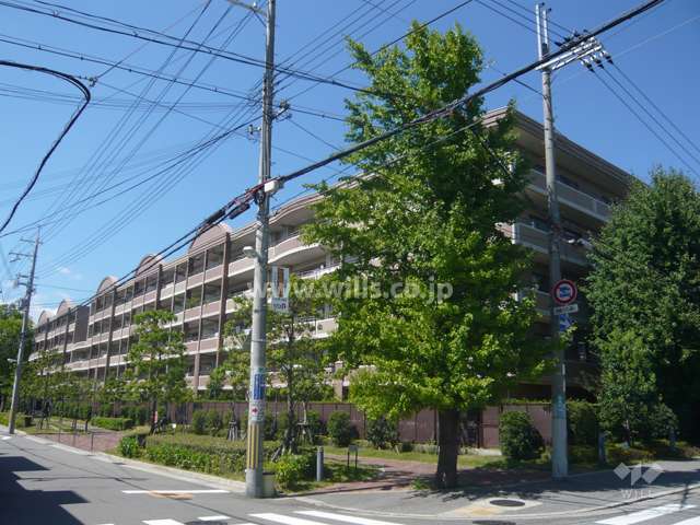ロイヤルヴィーゼ芦屋の外観（南東側から）