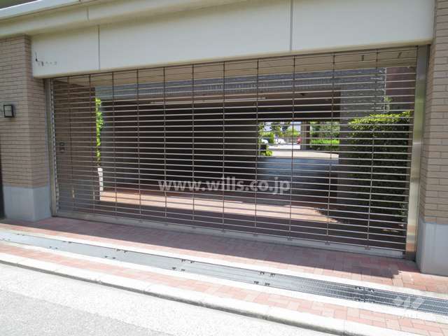 駐車場出入り口（リングシャッター付き）
