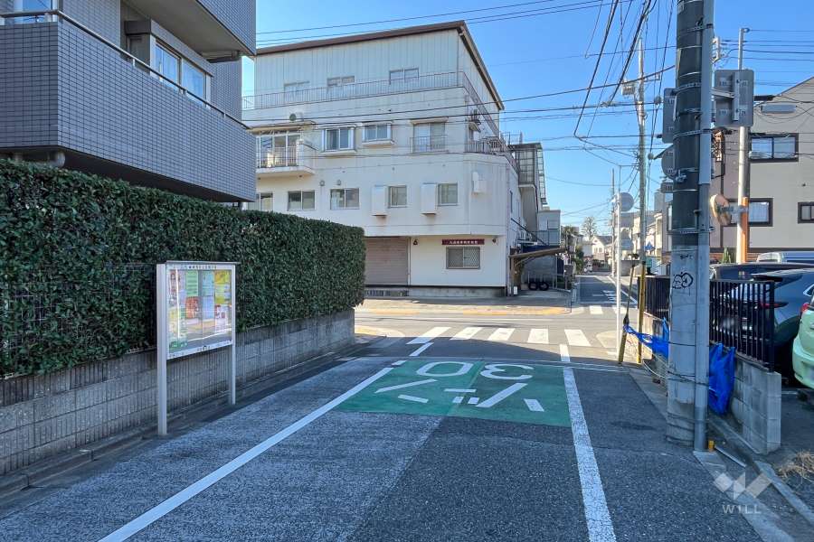 敷地北側の前面道路