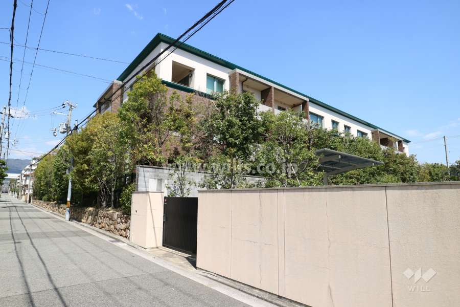 グランドメゾン芦屋平田町の外観（南西側から）