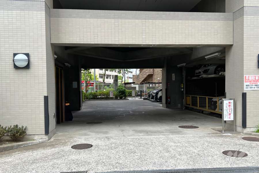 敷地内駐車場（屋内機械式）