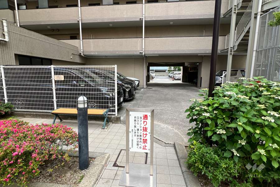 敷地内駐車場（屋外平面式）