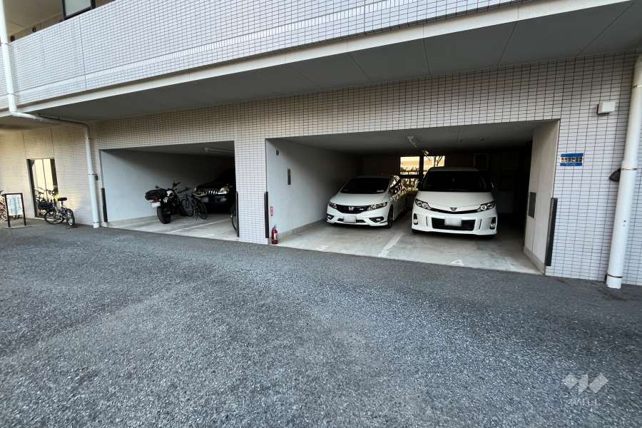 敷地内駐車場（屋内平面式）