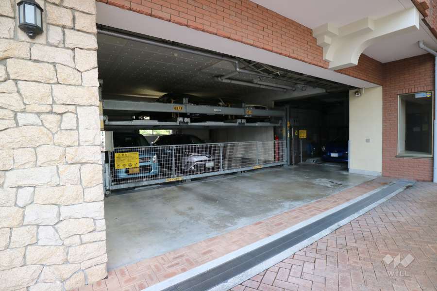 敷地内駐車場（屋内機械式）