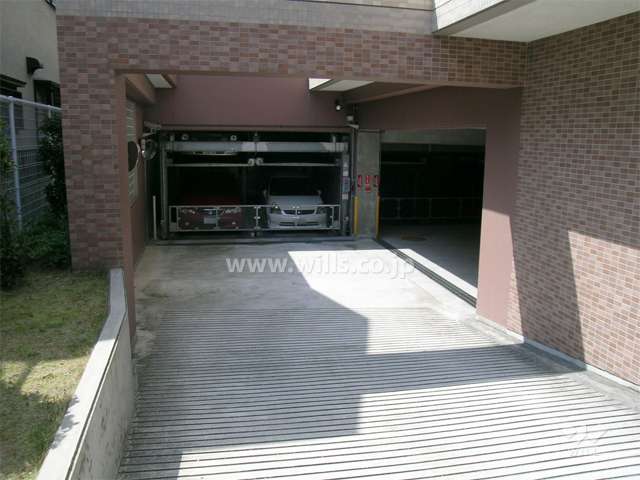 敷地内駐車場（建物1階部分にあり機械式）