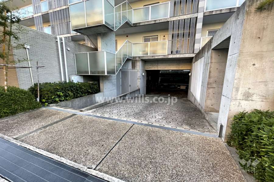 駐車場入り口