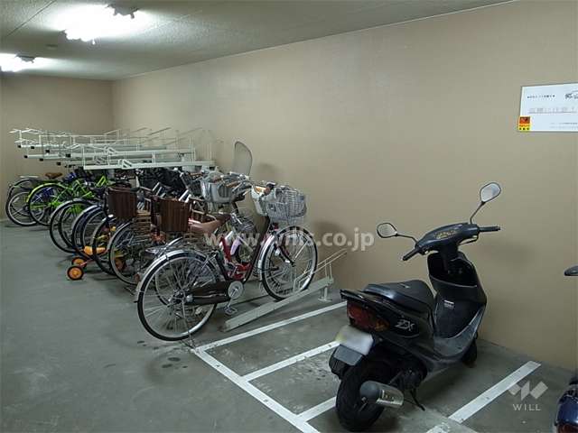 エントランス横にある駐輪場（屋内）