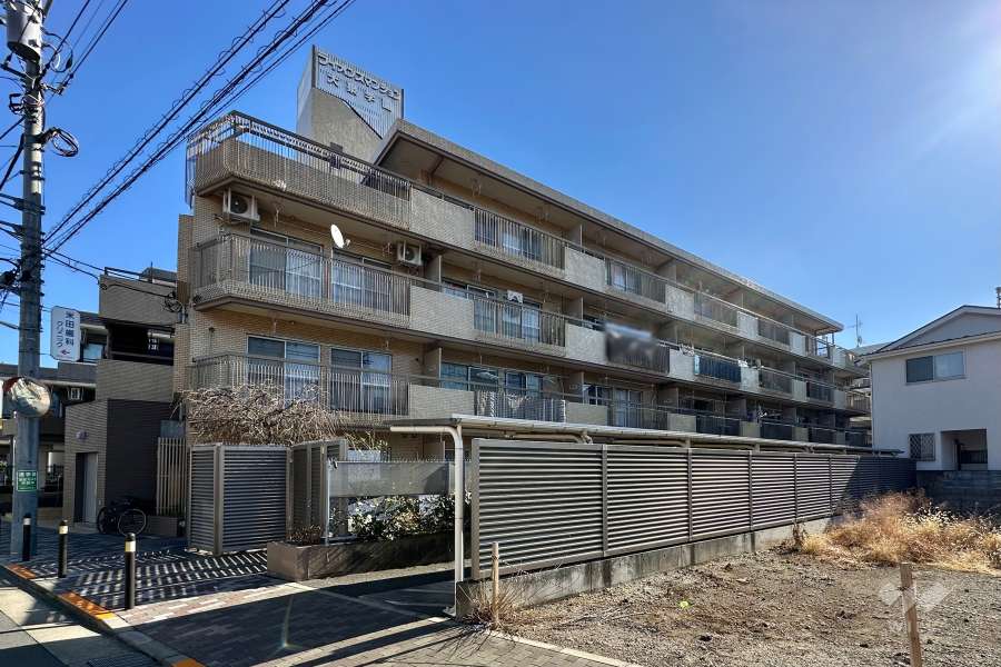 ライオンズマンション大泉学園の外観（北西側から）