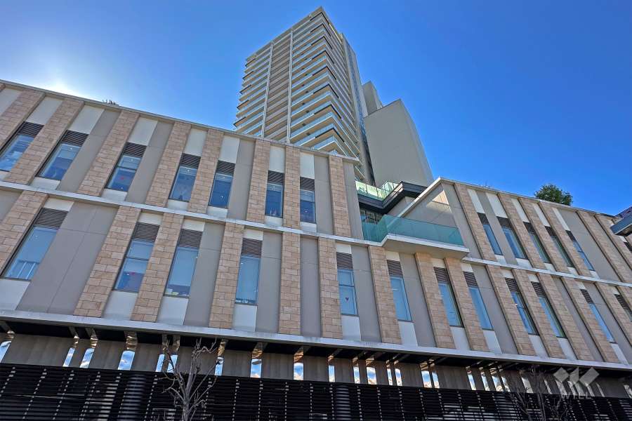 階下にある商業施設「「Grand Emio(グランエミオ)大泉学園」にはスーパーや書店、飲食店などが軒を連ねています。