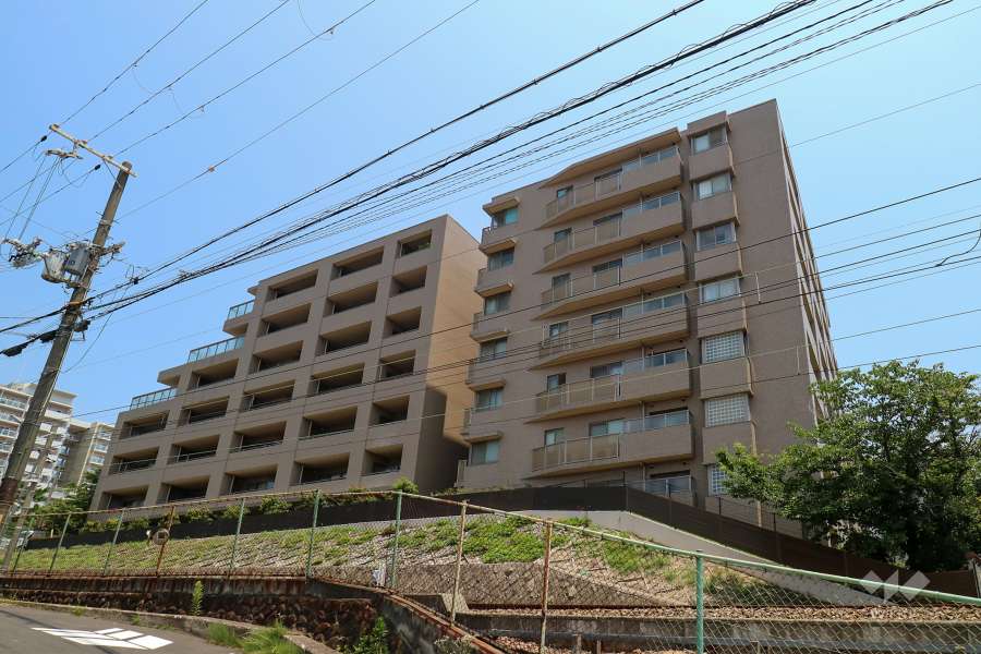 ジオ西宮仁川ソルコリーナの外観（南西側から）