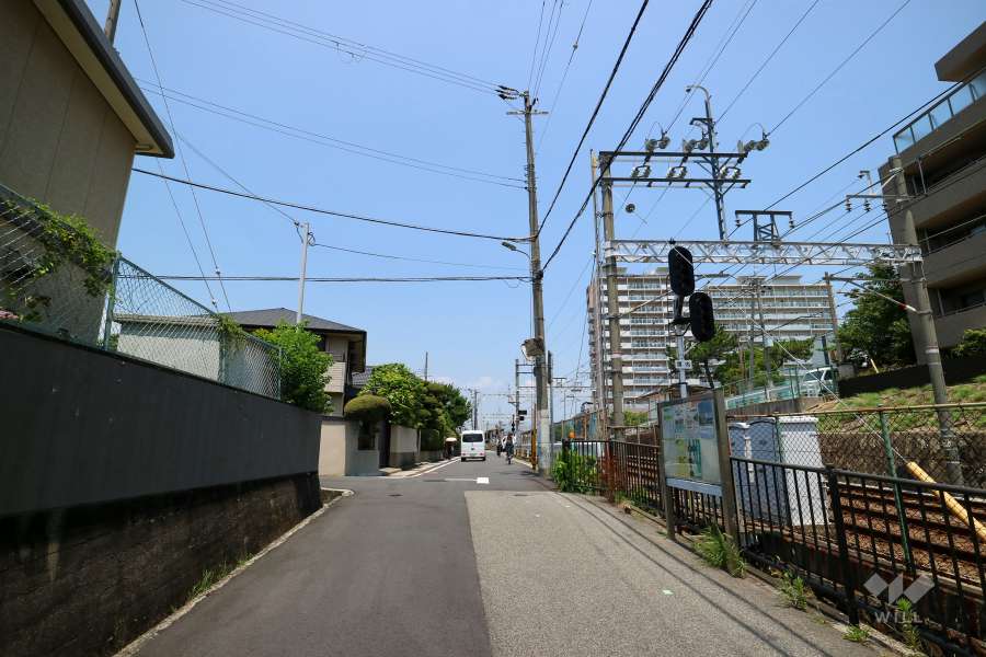 敷地南東側の道路（南側から）