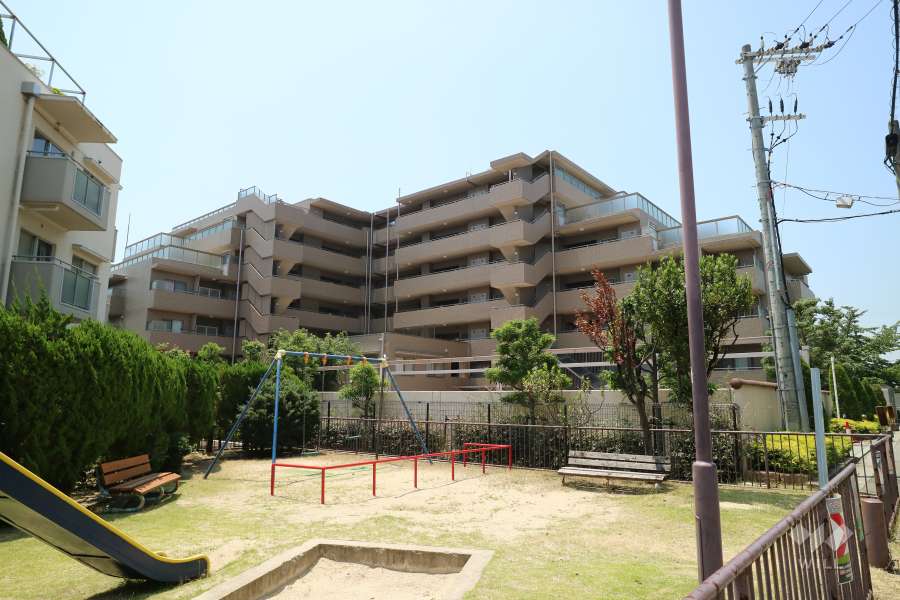 ジオ西宮仁川ソルコリーナの外観（南東側から）