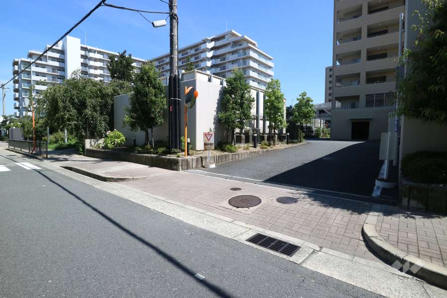 駐車場の出入口